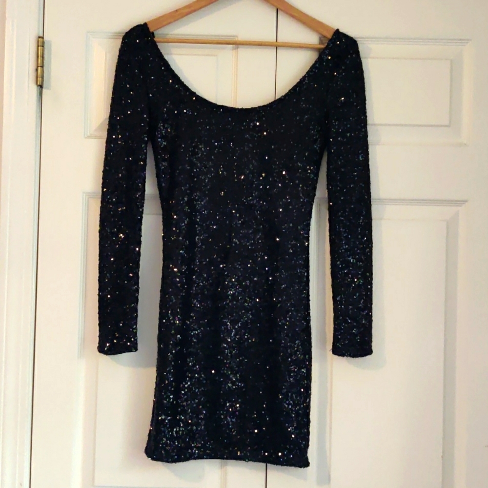 La Cite' SEQUIN black stretch, Low back mini dress XS